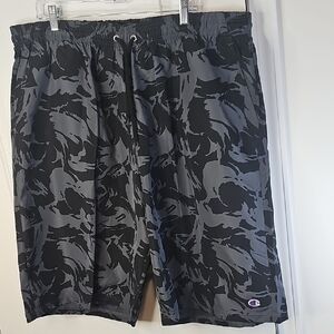 Champion‎ Women's Black and Gray Patterned Shorts Size 3XL